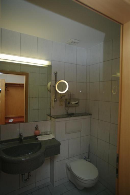 Land-Gut-Hotel Raeuber Lippoldskrug Alfeld  Esterno foto
